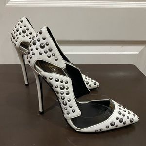 Brand new size 6 Lust for Life kill it white leather studded 5” heels